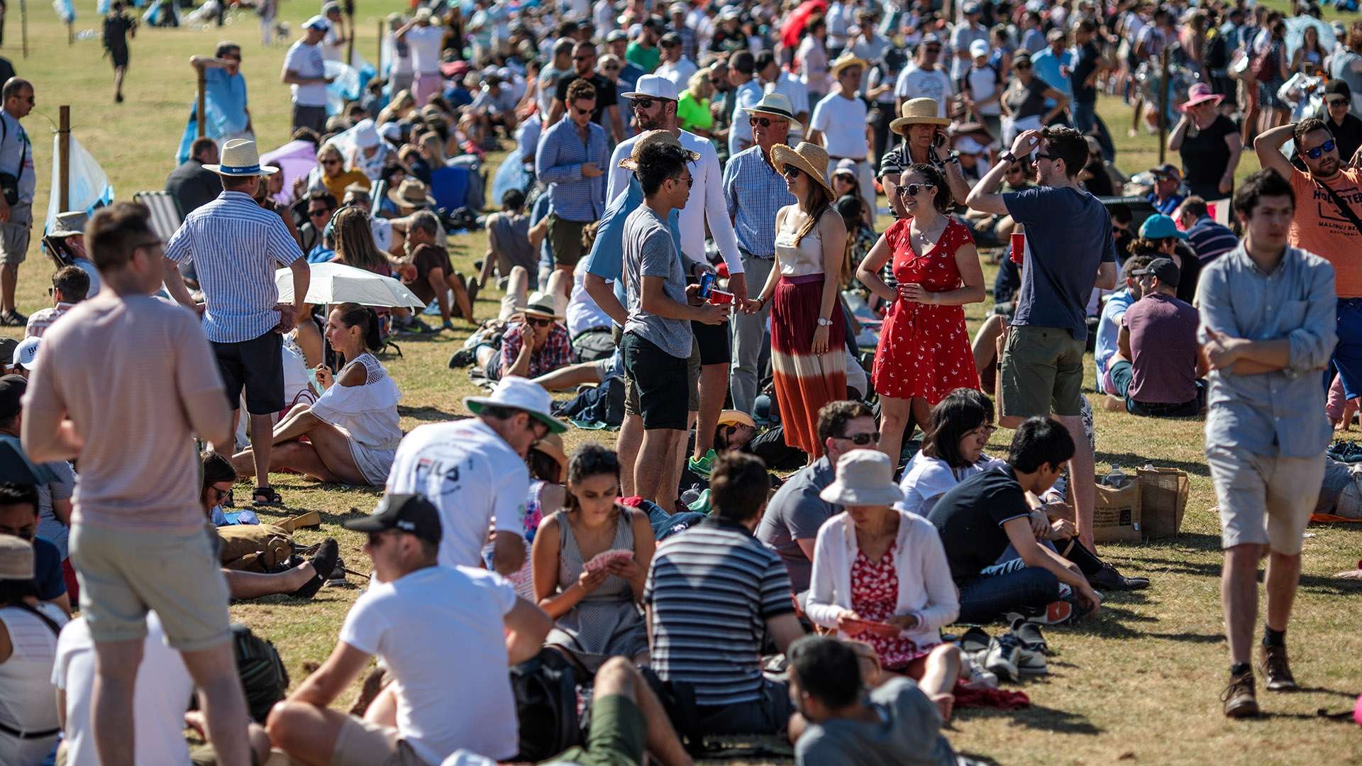 英超争冠形势分析 曼城利物浦阿森纳三强争霸前景探讨